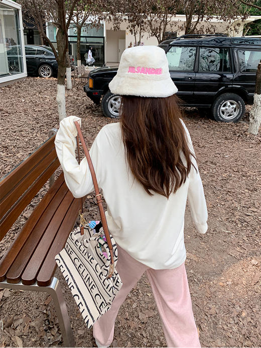 <曾小咸推荐> 【轻氧女孩】杏色S字母T恤 商品图2