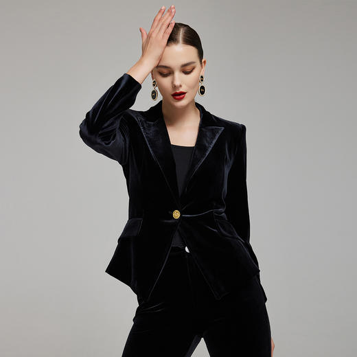 NG117斯尔丽2023秋季新款合体修身金丝绒西装外套 商品图0
