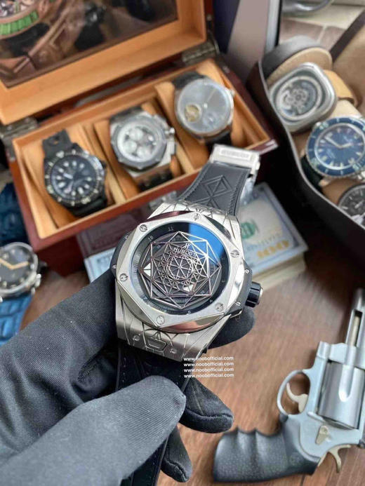 NOOB强刺青 系列—刺青腕表！原装1:1开模，耗时两年倾心打造！表壳：尺寸45mm，技术重大突破、业内对版钛金属外壳，市面流传版本大多为钢壳，表壳模具多达十几件 商品图4