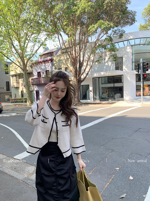 Read Nameless /香榭丽小香2件套针织上衣+设计师抽褶黑色半裙 商品图7