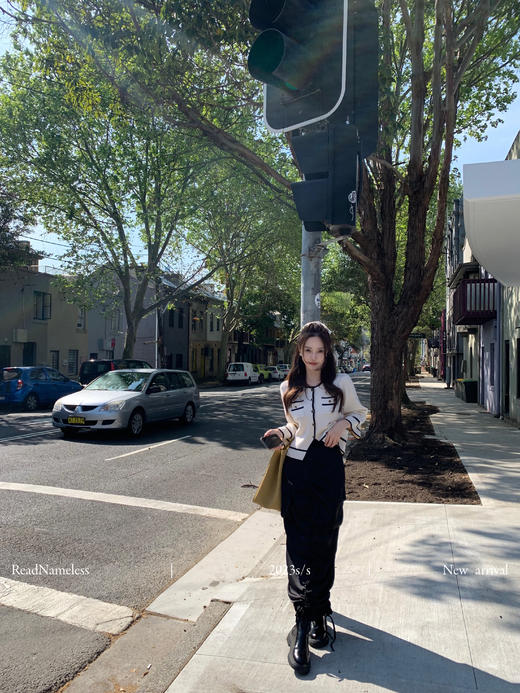 Read Nameless /香榭丽小香2件套针织上衣+设计师抽褶黑色半裙 商品图6