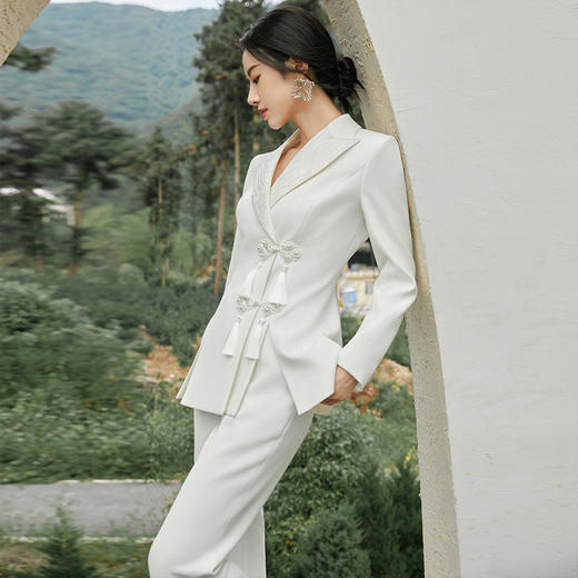 IWY/秋冬新款高端优雅国风白色西装套装女气质阔腿裤西服职业装olFYC217+FYP218 商品图3