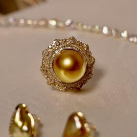 甄珠贝 戒指 12-13mm 浓金 钻石配件 18k 钻石共1克拉左右