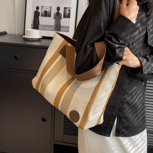 Safiya/索菲娅2023新款时尚托特包腋下包大容量女士手提单肩斜挎女包SF9151094Y 商品图8