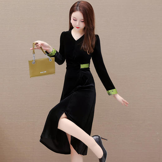 QYM 23X8327-Y金丝绒连衣裙中长裙拼色开衩A字裙 商品图1