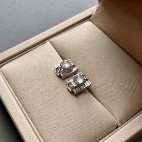 高冰种翡翠蛋面耳钉18k白金钻石镶嵌