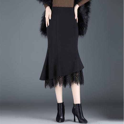 MYX-JY-5226-L蕾丝拼接修身时尚包臀鱼尾裙2022年冬款长款松紧腰气质半身裙 商品图0