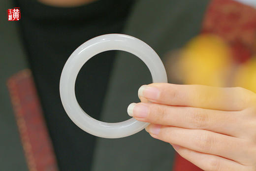 和田烟青玉手镯  圈口：56mm 商品图1