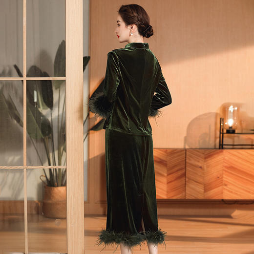 AYK-QF-230825双色丝绒撞色套装女系带立领毛边拼接长袖唐装女+长款半身裙 商品图3