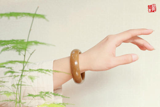 [ 思甜 ]  和田玉糖玉手镯 圈口：55mm 商品图3