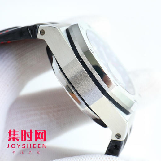 AP爱彼 皇家橡树离岸型系列26238 男士腕表 商品图5