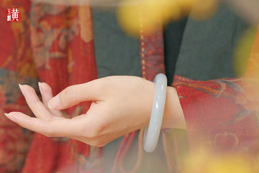 和田烟青玉手镯  圈口：56mm 商品图4