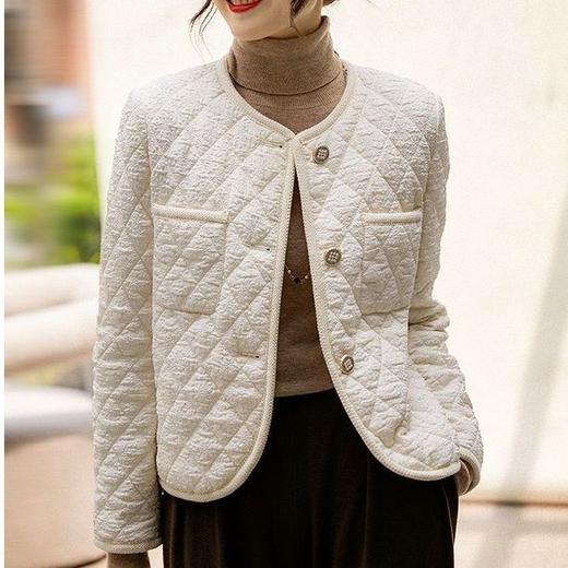 【秋日搭配神器】轻奢气质名媛小香风外套 浮雕花纹衣面经典复古 奢华 百搭气质 优雅时髦 商品图4