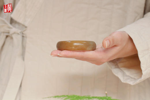 [ 思甜 ]  和田玉糖玉手镯 圈口：55mm 商品图0