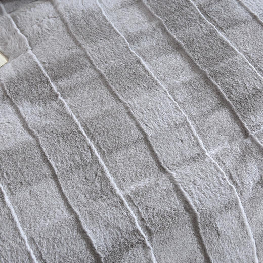 【自营】悠梦嘉居獭兔绒轻奢四件套天际灰4500g 商品图4