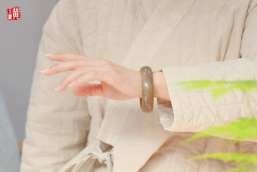 [ 思甜 ]  和田玉糖玉手镯 圈口：55mm 商品图2