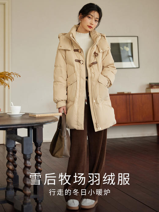 【年终特卖】熙世界冬季羽绒服女款2025年新款皮扣中长款鸭绒保暖防风连帽外套 商品图2