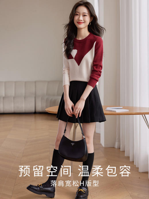 【年终特卖】熙世界红色撞色拼接慵懒毛衣女高级感宽松圆领针织衫2025秋冬新款 商品图2