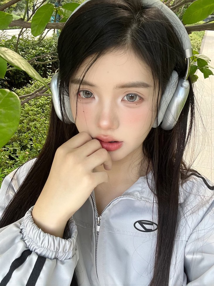 YUKICON 年抛隐形眼镜 芝麻奶灰 14.0mm 1副/2片 左右度数可不同-VVCON美瞳商城18 YUKICON 年抛隐形眼镜 芝麻奶灰 14.0mm 1副/2片 左右度数可不同 - VVCON美瞳商城