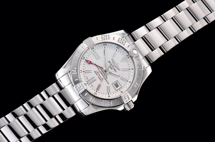 GF厂百年灵复仇者二代两地时白盘腕表怎么样-GF手表评测