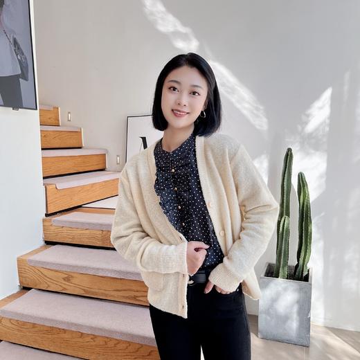 2023秋冬女装新系扣V领口袋百搭简约长袖针织衫 商品图7