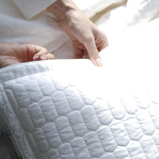 iDS BUYBUYBUY限定云朵轻盈玻尿酸美容枕 商品图0