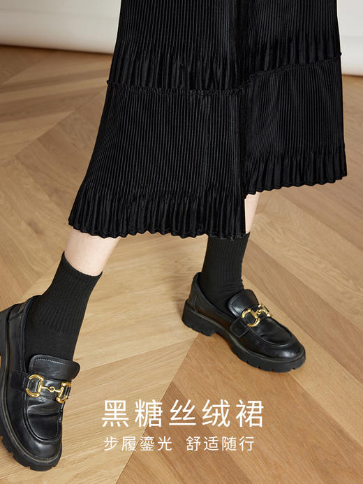 【年终特卖】熙世界复古黑丝绒半身裙女秋冬2025新款中长款A字百褶蛋糕裙长裙 商品图2