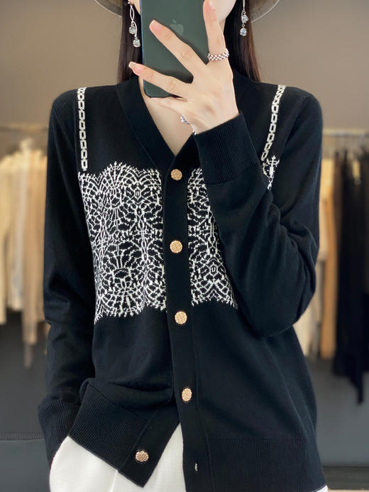 秋季新款，拼色外搭上衣精纺6羊毛V领针织开衫QH-NJR367 商品图1