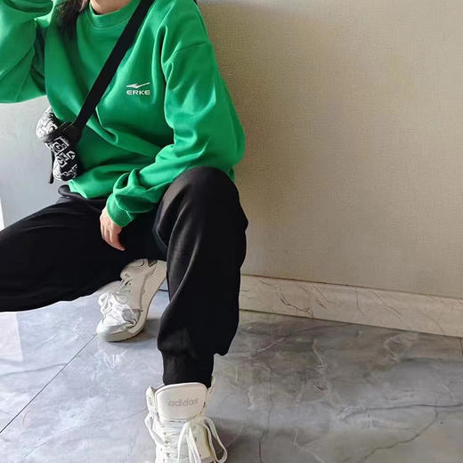 鸿星尔克秋季新款卫衣亲子装 秋季新潮套装 款式较多试用于不同的心情要求 亲子情侣套装多一些共通多一些暖意 商品图1