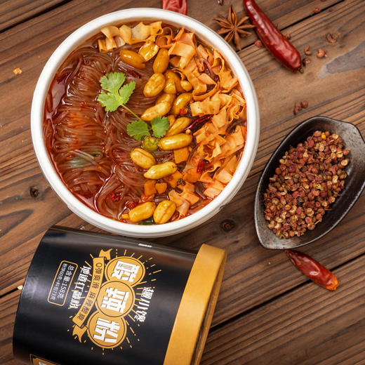 【晶莹剔透酸辣爽口！酸辣粉】红薯粉耐煮不烂，152g桶装红薯粉丝方便面速食品泡面整箱健康 商品图0