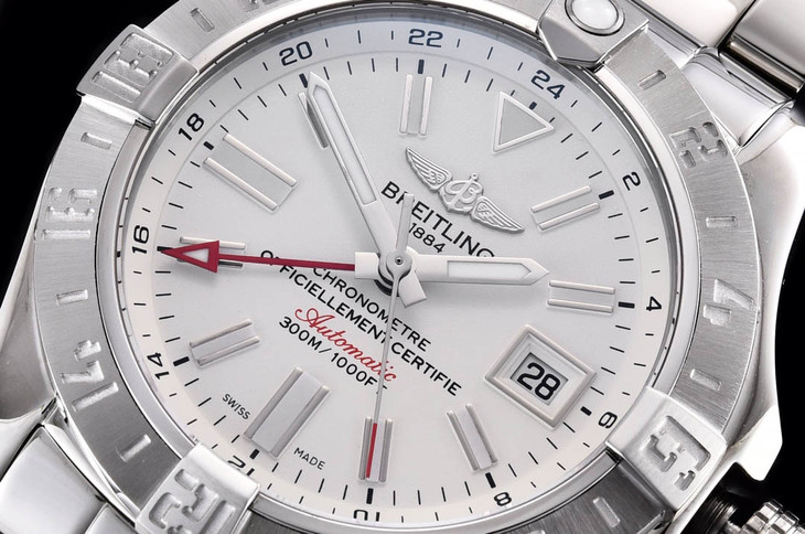 GF厂百年灵复仇者二代两地时白盘腕表怎么样-GF手表评测