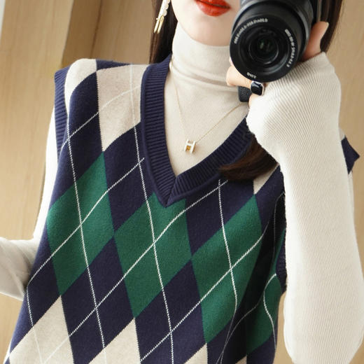 邢沐阳-针织菱形马甲2023秋冬新款复古潮流宽松V领马甲马夹时尚无袖套头慵懒 商品图3