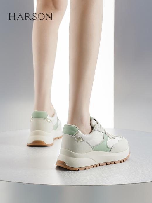 【自营】哈森 休闲运动鞋女2023年新款舒适防滑透气百搭时尚德训鞋 HC231619 商品图4