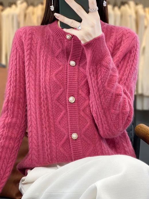 QHJY-JY632加厚圆领开衫100羊毛针织毛衣外套复古绞花保暖上衣 商品图3