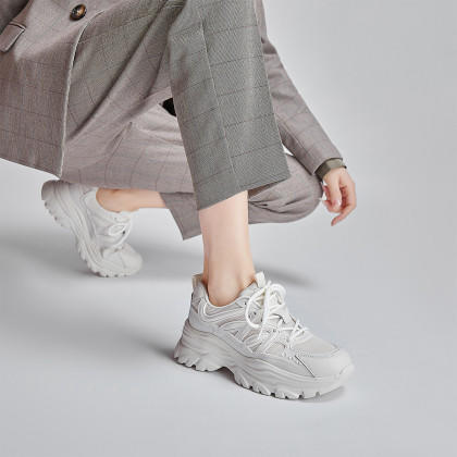 【自营】哈森 透气舒适鞋子女新款款老爹鞋女时尚休闲鞋 KC231701 商品图3