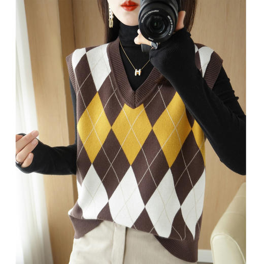 邢沐阳-针织菱形马甲2023秋冬新款复古潮流宽松V领马甲马夹时尚无袖套头慵懒 商品图2