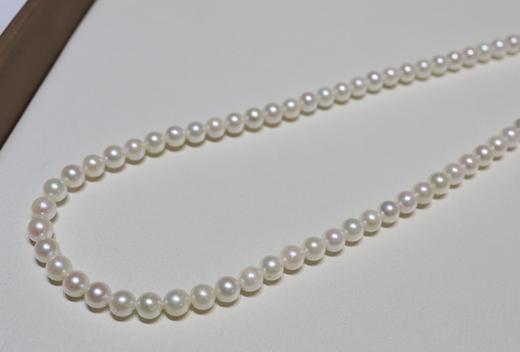 575043 日本akoya小米珠珍珠项链 珠子正圆强光微瑕，可叠戴可单戴，可盐可甜 大小4-4.5mm 超值价💰3380/条 商品图0
