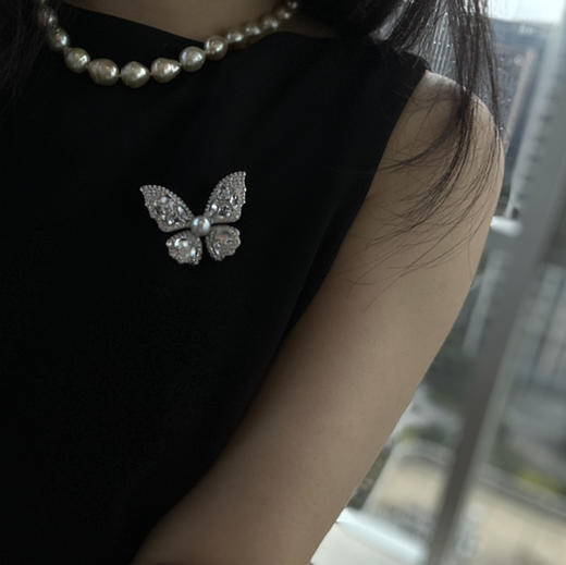 甄珠贝 水钻蝴蝶胸针 akoya真多麻8-9mm 商品图6