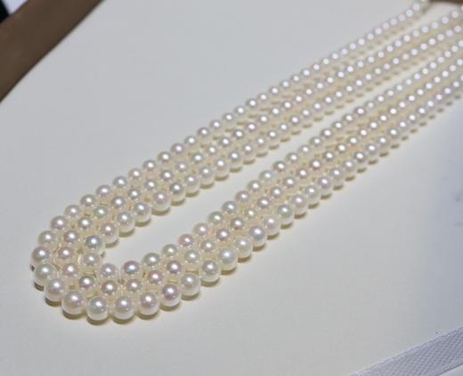 575043 日本akoya小米珠珍珠项链 珠子正圆强光微瑕，可叠戴可单戴，可盐可甜 大小4-4.5mm 超值价💰3380/条 商品图1