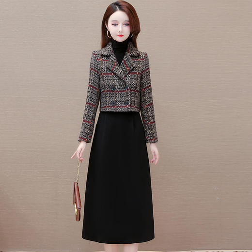 新款时尚套装裙中长裙时尚两件套连衣裙打底裙短款格纹外套QYM-TYH-239903-Y 商品图0