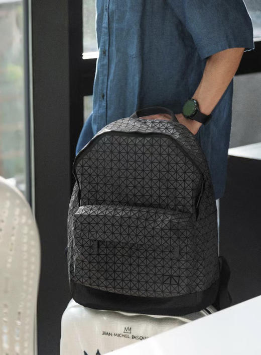 420-4 快闪巨折‼️三宅 zui轻zui无感的背囊  磨砂布纹几何拼接超轻双肩包 商品图14