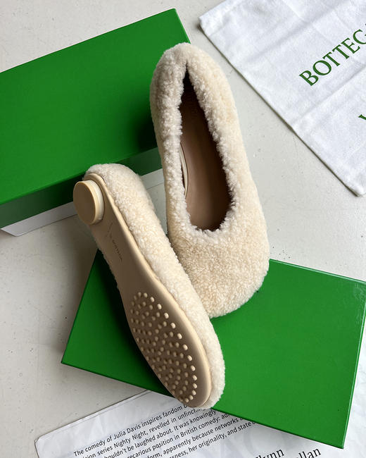 7折 BV家 奶里奶气氛围感毛毛鞋 一脚蹬乐福鞋 3色 BZ1110 商品图11