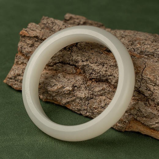 和田玉籽料手镯 商品图2