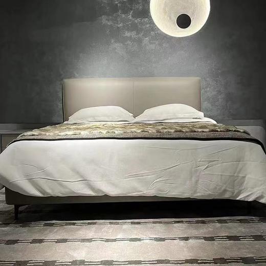 欧瑞驰床简 进口头层黄牛皮/实不边板/10分钢木排骨架[免费送装，偏远地区除外] 商品图0