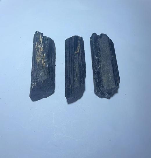 黑色电气石 3颗 黑碧玺原矿 把玩手把件家居装饰摆件 商品图0