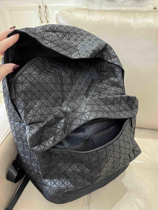 420-4 快闪巨折‼️三宅 zui轻zui无感的背囊  磨砂布纹几何拼接超轻双肩包 商品图2