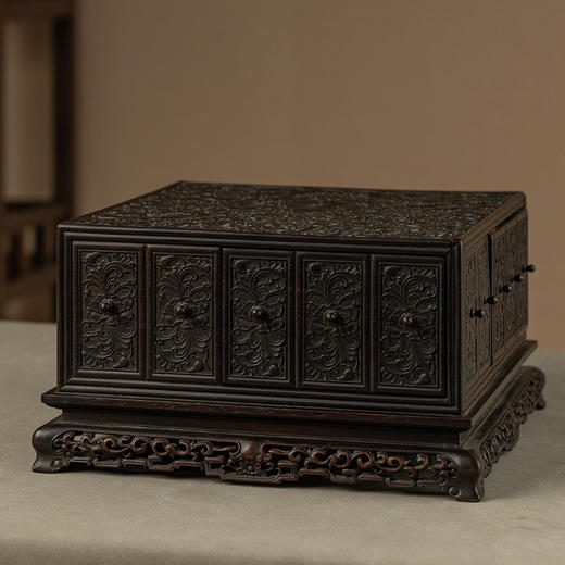 清 红木紫檀工满雕西番莲纹四屉十六格文房箱 商品图4