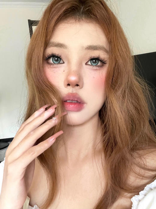 年抛 魔力冰萃 blinker 大直径14.5着色13.7  (同品牌两副更划算，选款色板在详情页，记得下滑哦) 绿色高光美瞳 商品图1