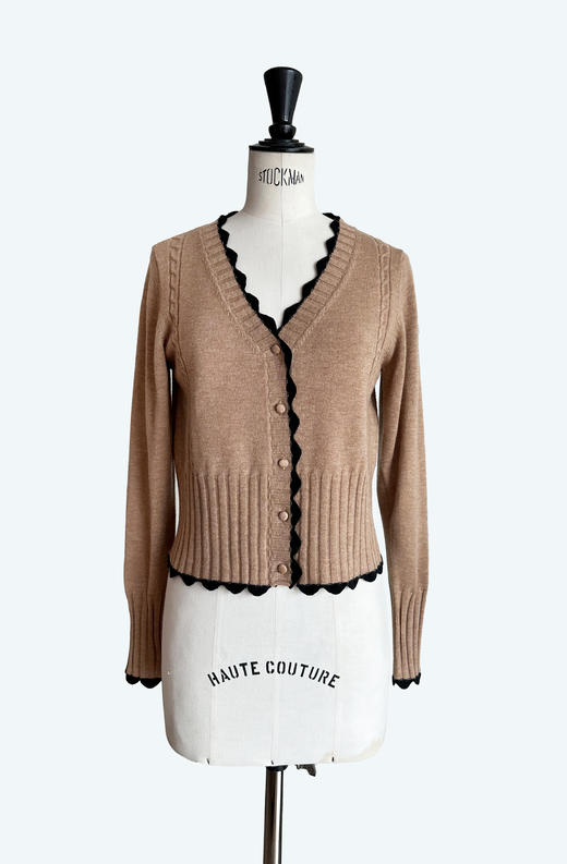 TYNVIE 波浪纹饰边撞色羊绒开衫-卡其色 商品图3