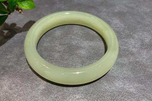【御珠宫坊】青白玉手镯55mm 商品图1